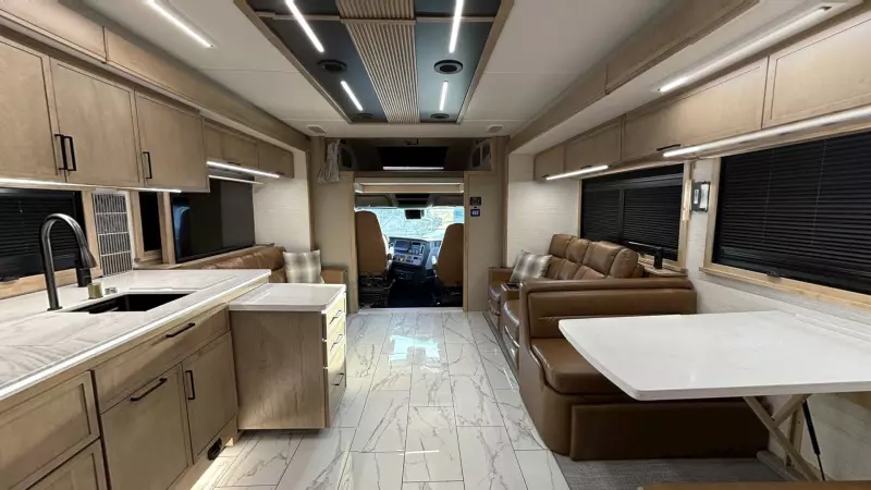 Grand Sport Main Room